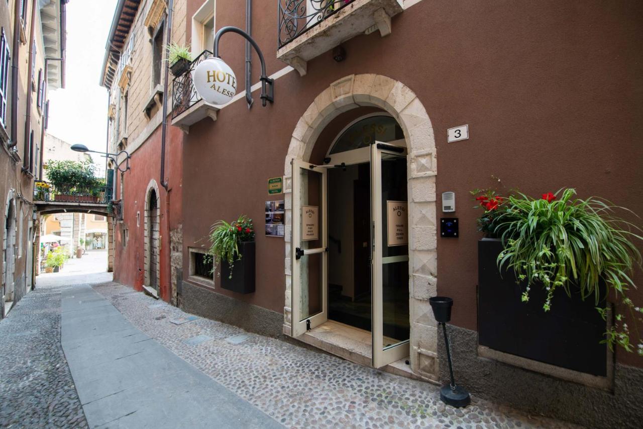 Alessi Hotel Trattoria 代森扎诺-德尔加达 外观 照片
