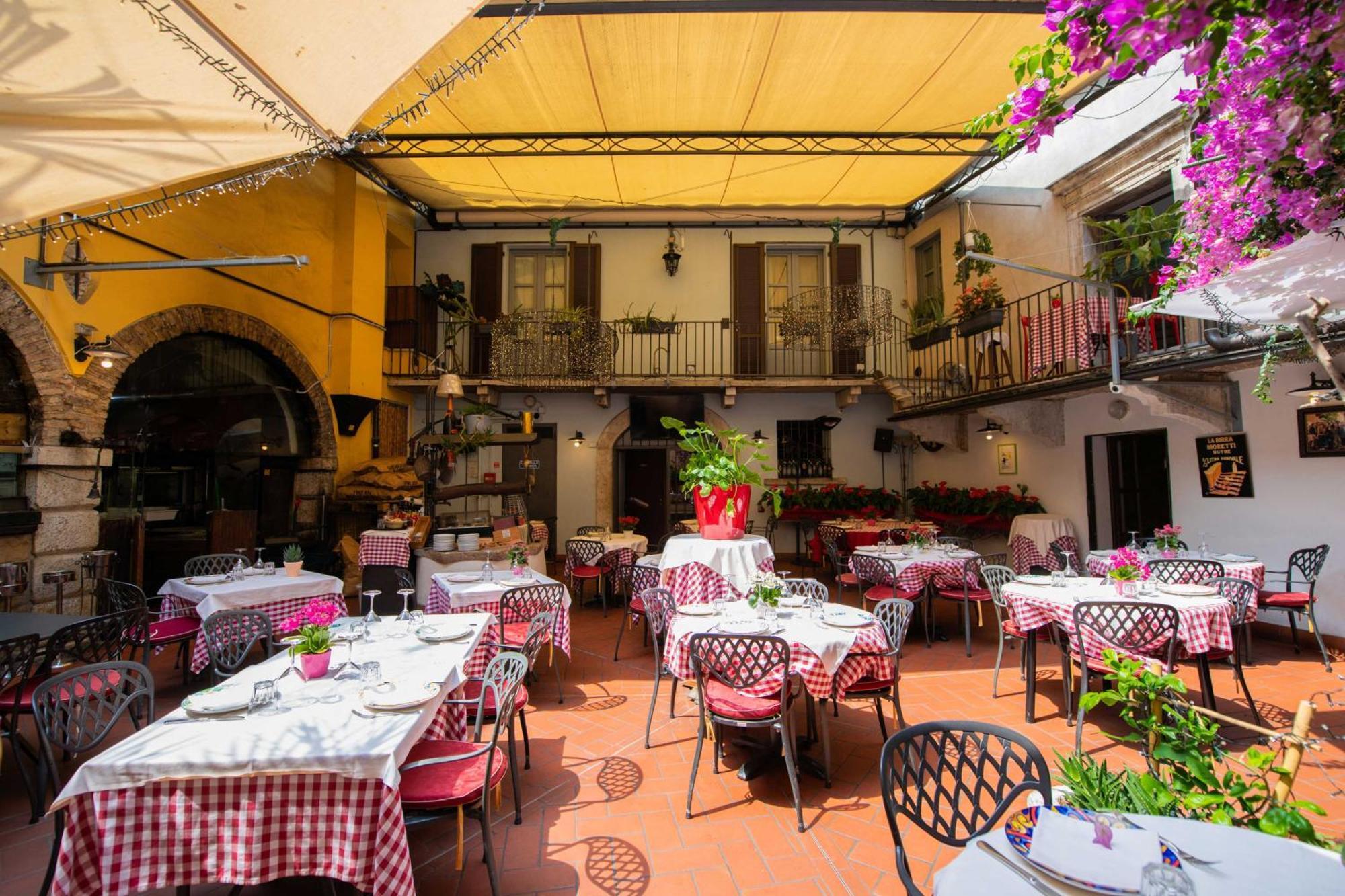 Alessi Hotel Trattoria 代森扎诺-德尔加达 外观 照片