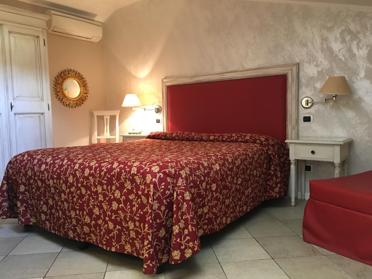Alessi Hotel Trattoria 代森扎诺-德尔加达 外观 照片